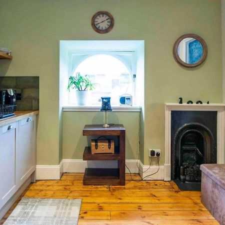Spacious City Centre Apartment Full Of Character Inverness Exterior photo