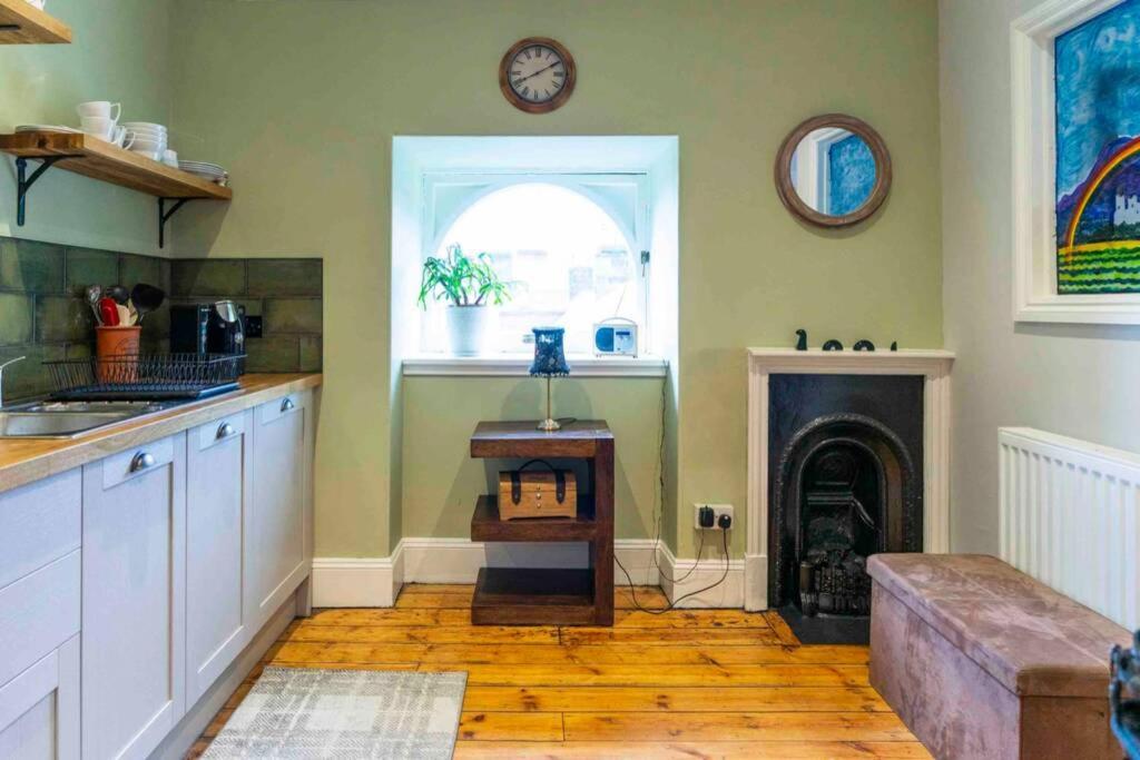 Spacious City Centre Apartment Full Of Character Inverness Exterior photo