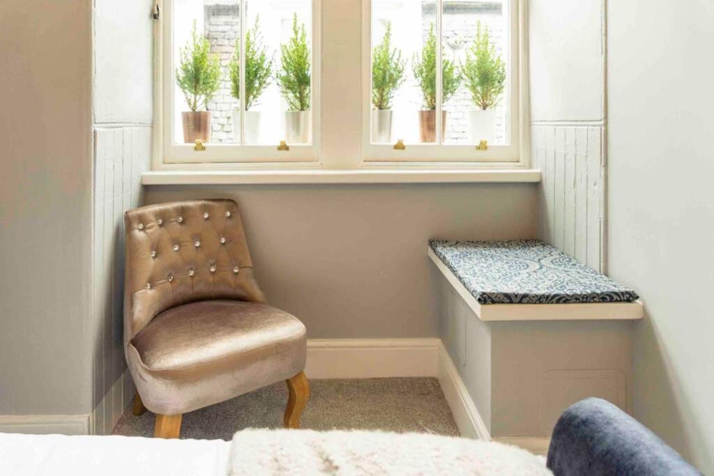 Spacious City Centre Apartment Full Of Character Inverness Exterior photo