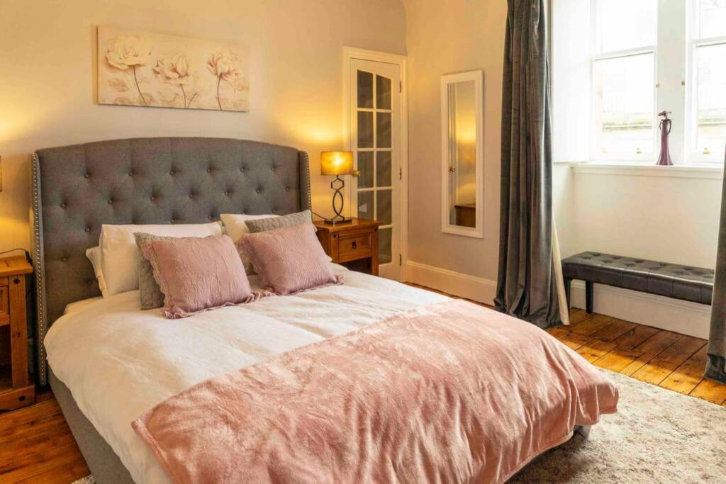 Spacious City Centre Apartment Full Of Character Inverness Exterior photo